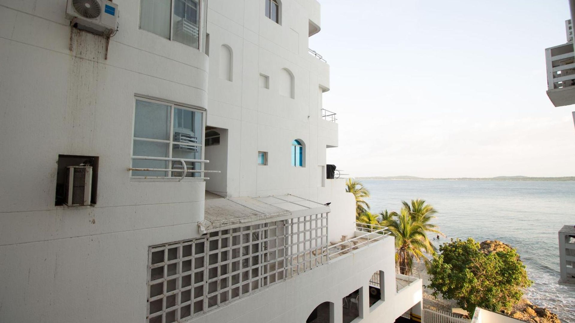 Caribbean Summer - Livin Colombia Cartagena